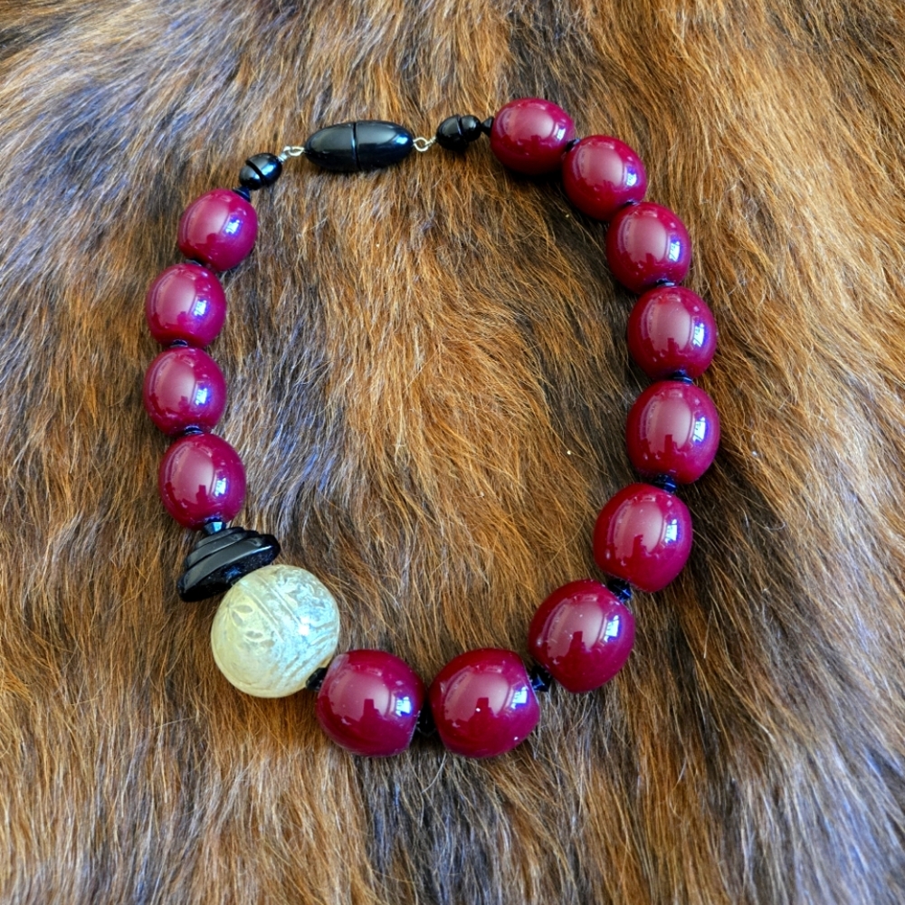 Elegant Burgundy and Black Beaded Necklace